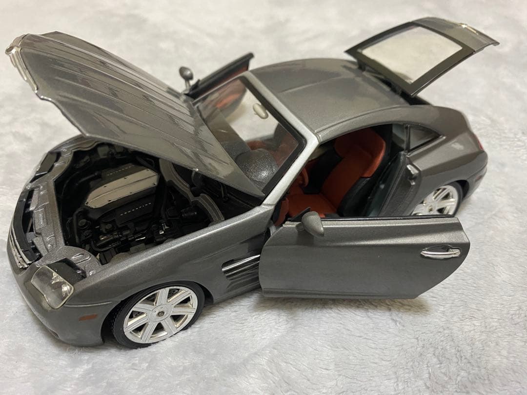 ミニカー Maisto Chrysler Crossfire 1/18