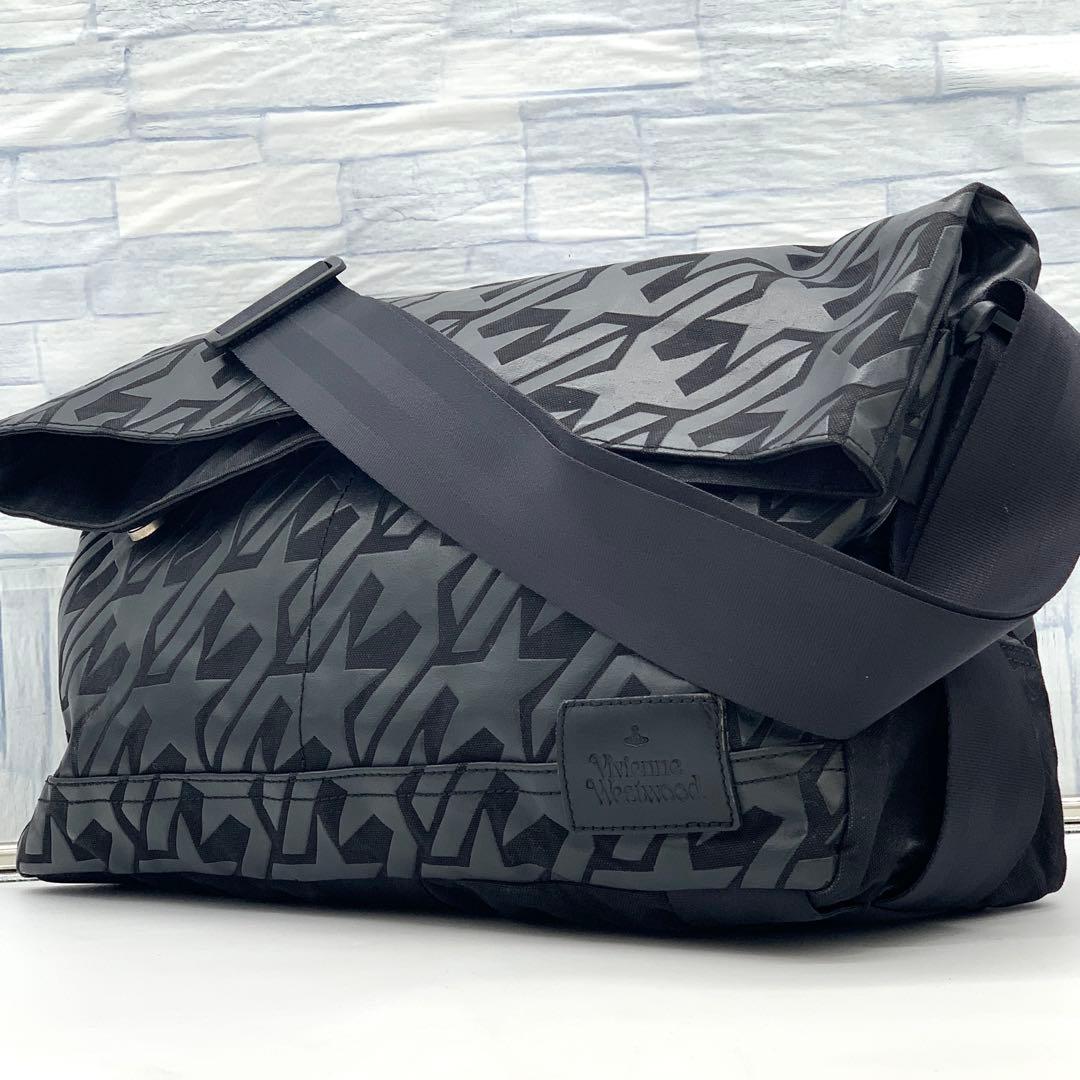 極美品　極希少　ヴィヴィアンウエストウッド　メッセンジャーバッグ　スター　総柄