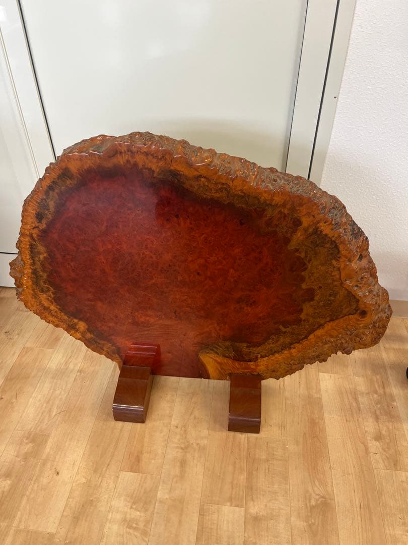 【希少】花梨瘤 衝立 一枚板 天然木　瘤杢 玉杢　光沢あり　スタンド付き 希少】花梨瘤 衝立 一枚板 天然木 玉杢 花梨瘤杢 スタンド付） - メルカリ
