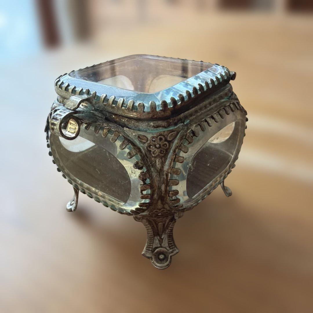 フランスアンティーク／ガラスの宝石箱