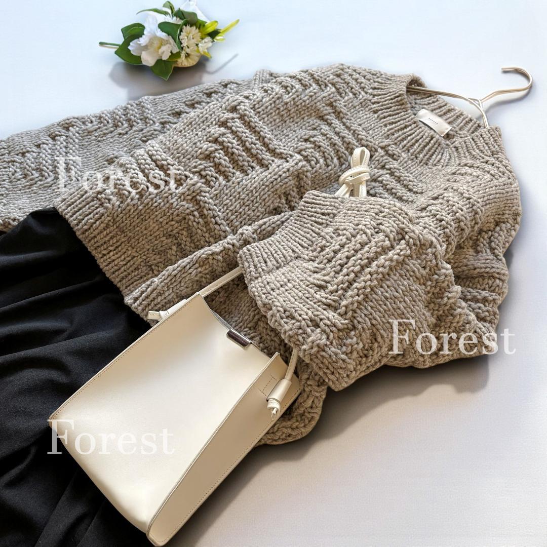 ペルートライアングルニット sizeFREE かぐれ - メルカリ