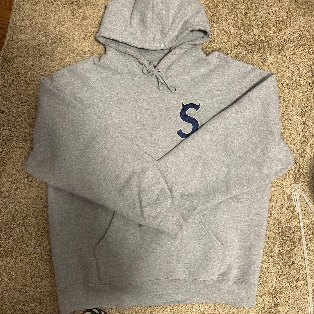 supreme Sロゴツノパーカー