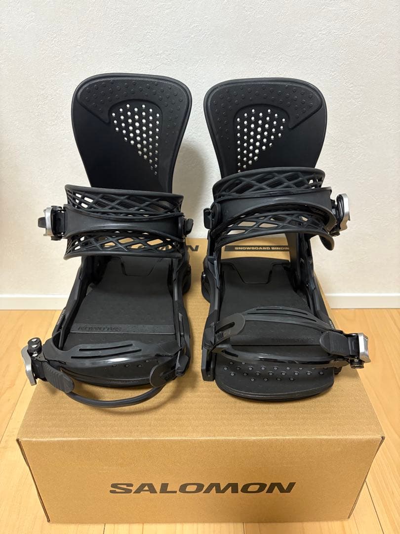 サロモン　ホログラム　Mサイズ　23/24