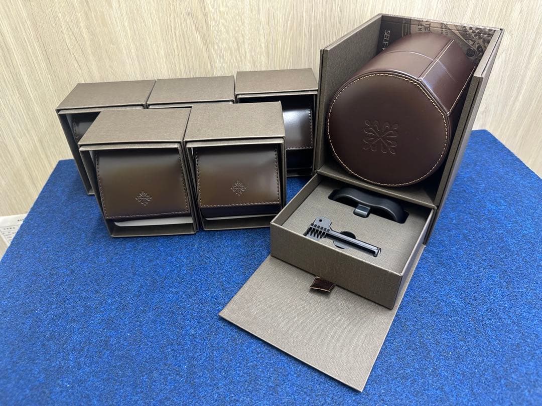 安い‼️PATEK PHILIPPE ワインディングマシーン＋時計ケース5点