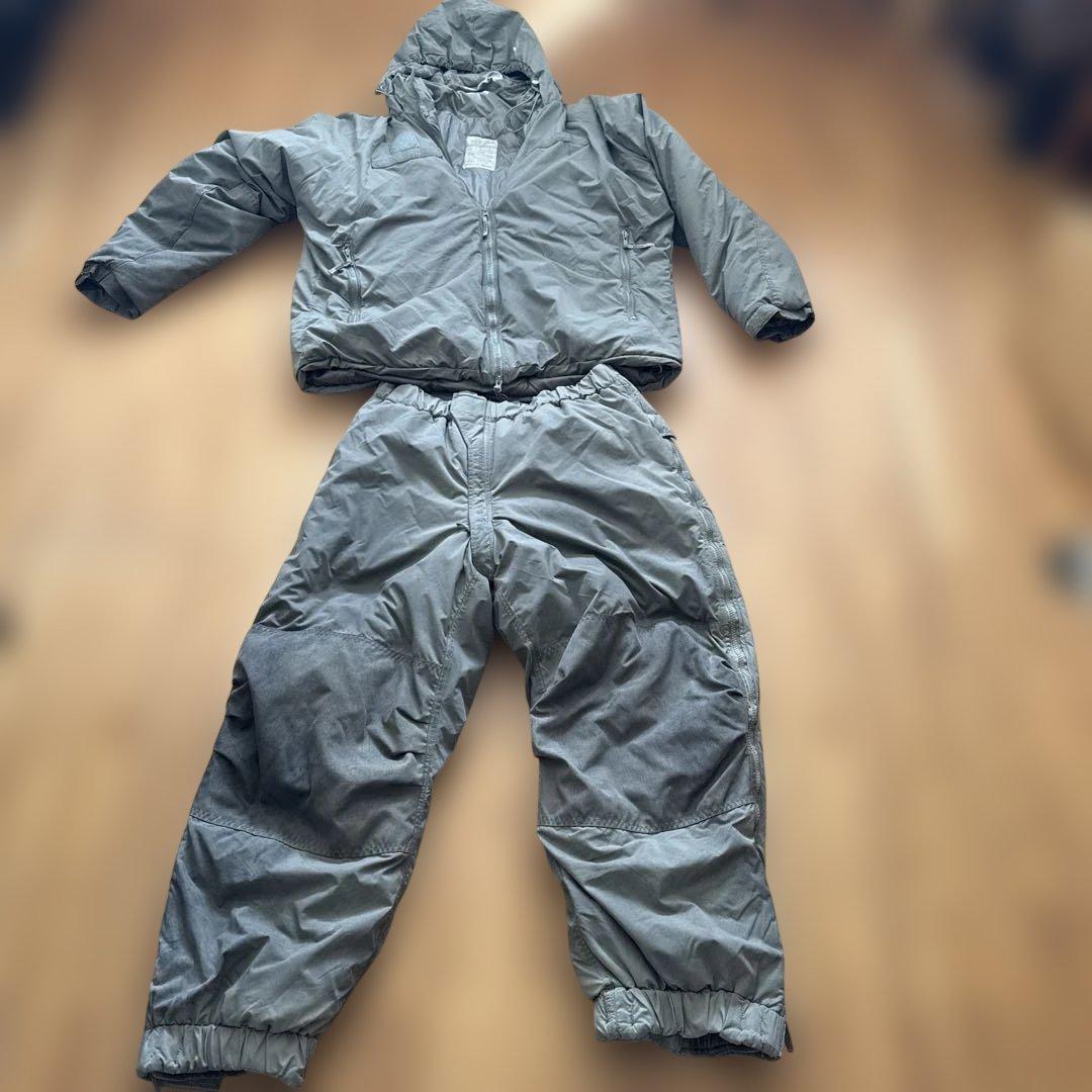 放出品レベル7パーカー上下