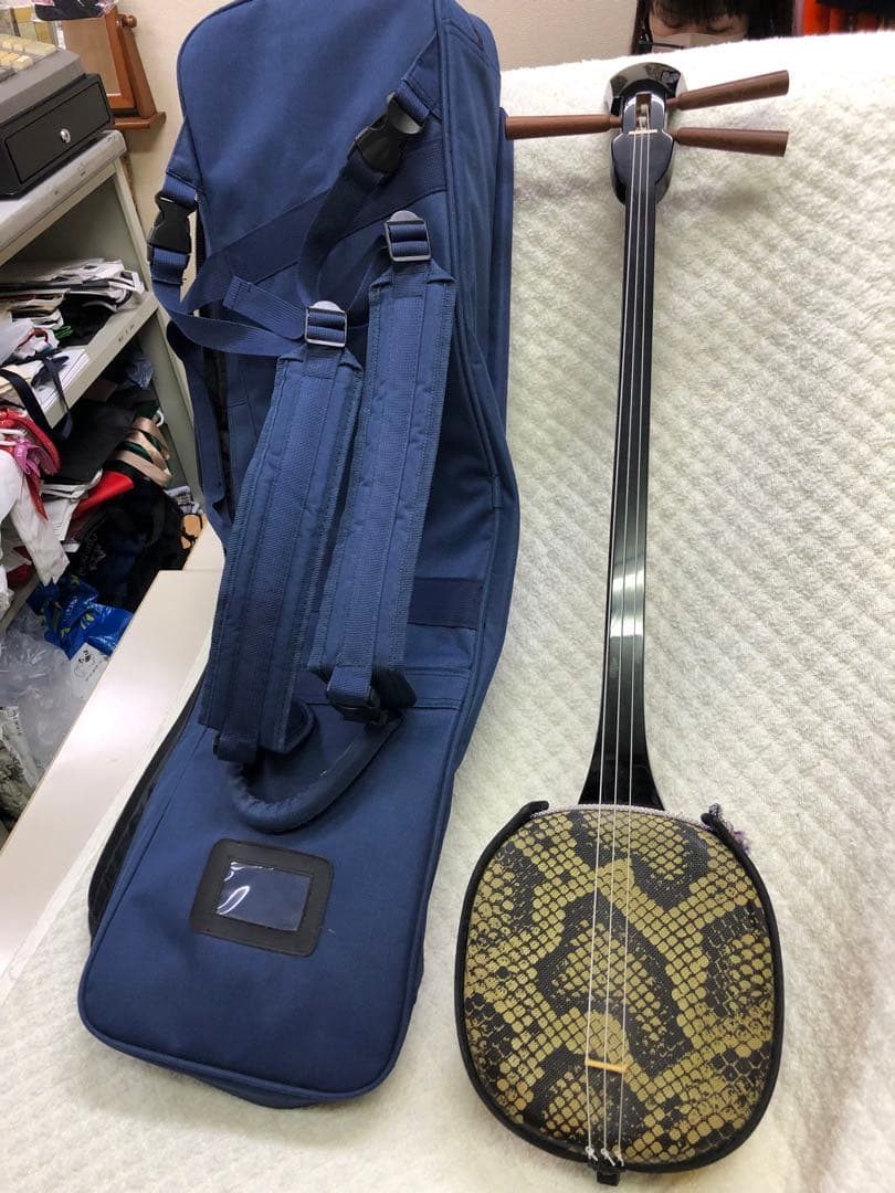 三味線本体 ヘビ柄 ケース付き