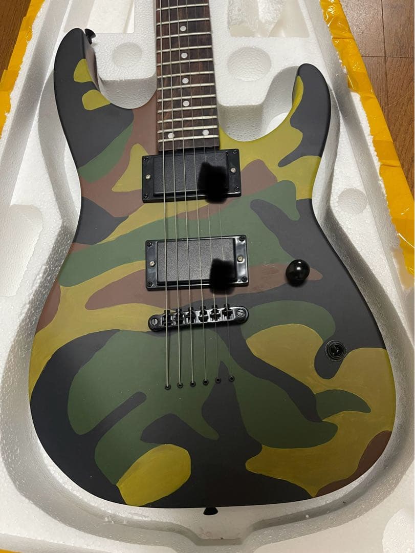 ビ*ル様 ノーブランド 迷彩デザイン エレキギター 中国製 ジャンク