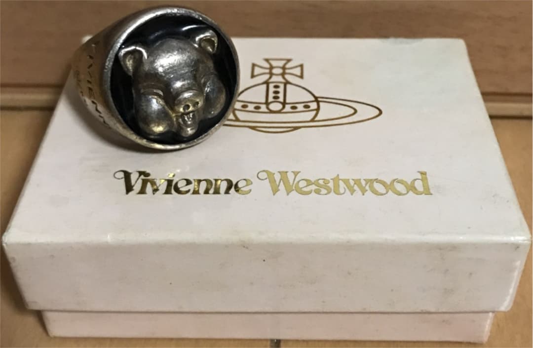 ヴィヴィアンウエストウッド 指輪 ハッピーピッグ 限定100個！ - メルカリ