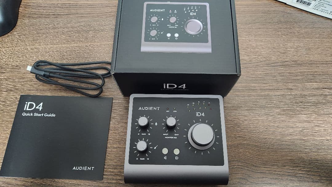 AUDIENT iD4 MKIIオーディオインターフェイス