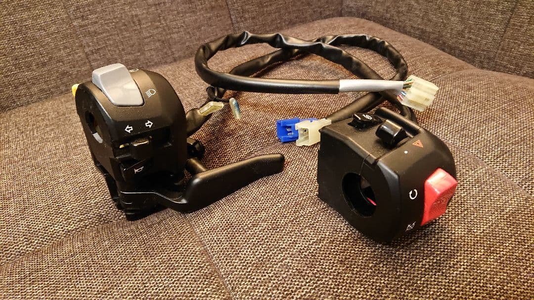 【新車外し】マグザム 左右スイッチBOX ハーネス付