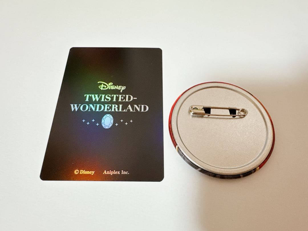 ツイステ ブレイジングジュエル 缶バッジ オーロラカード デュース