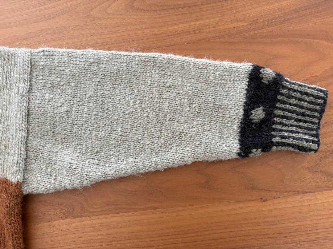 ネパール製 ハンドメイドニット ウール100% セーター ハンドクラフト