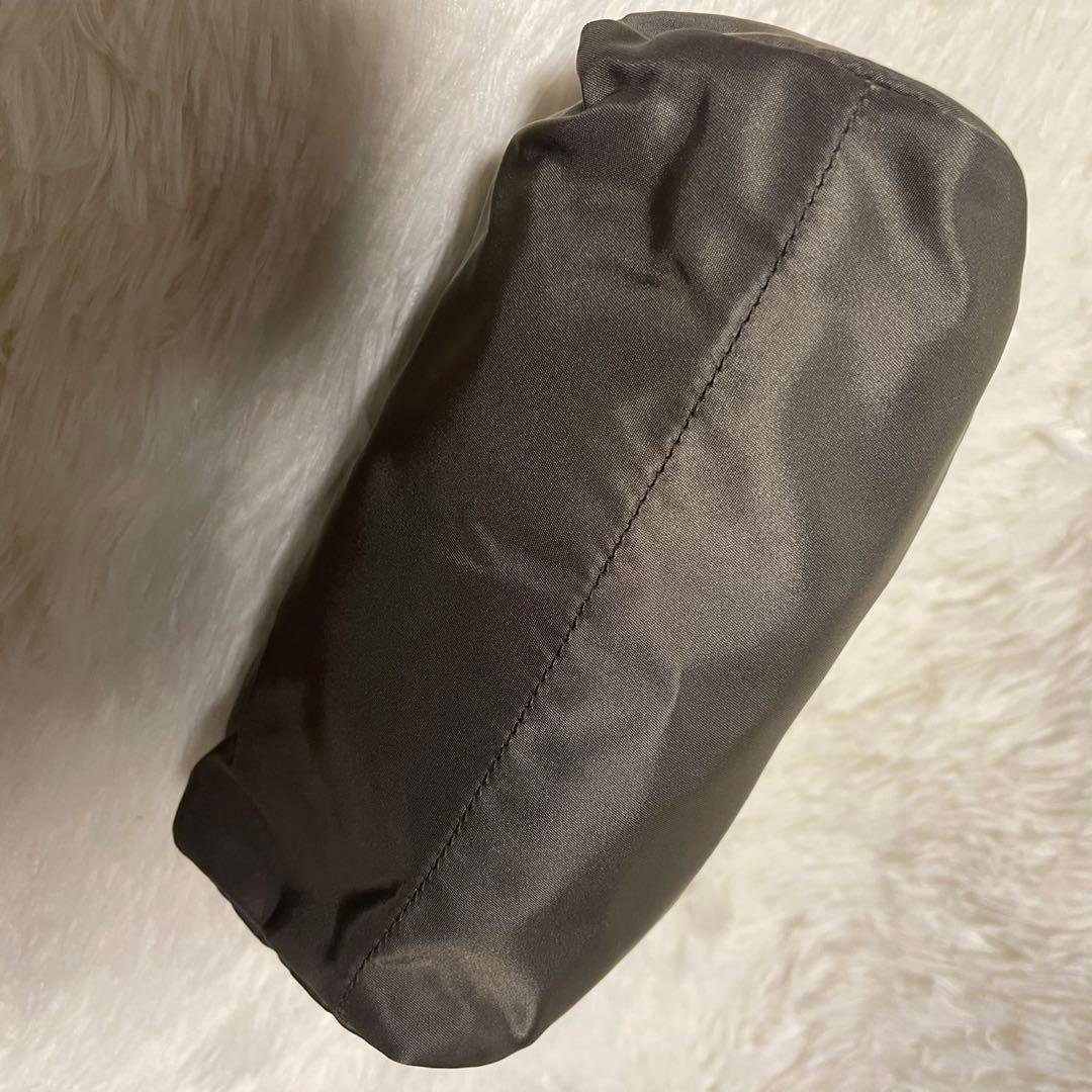 PRADA プラダ ポーチ 三角ロゴ ナイロン カーキ 小物入れ カード、袋