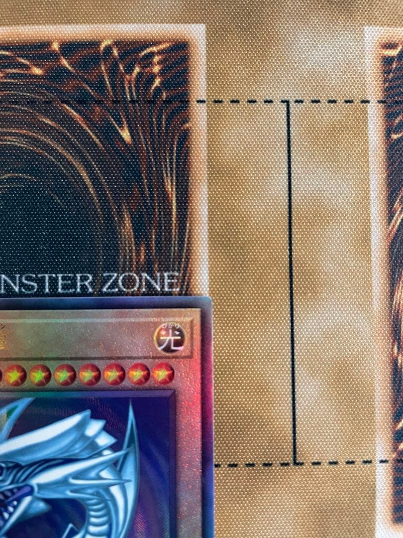 青眼の白龍 レリーフ qccp日版 四つ目 - メルカリ