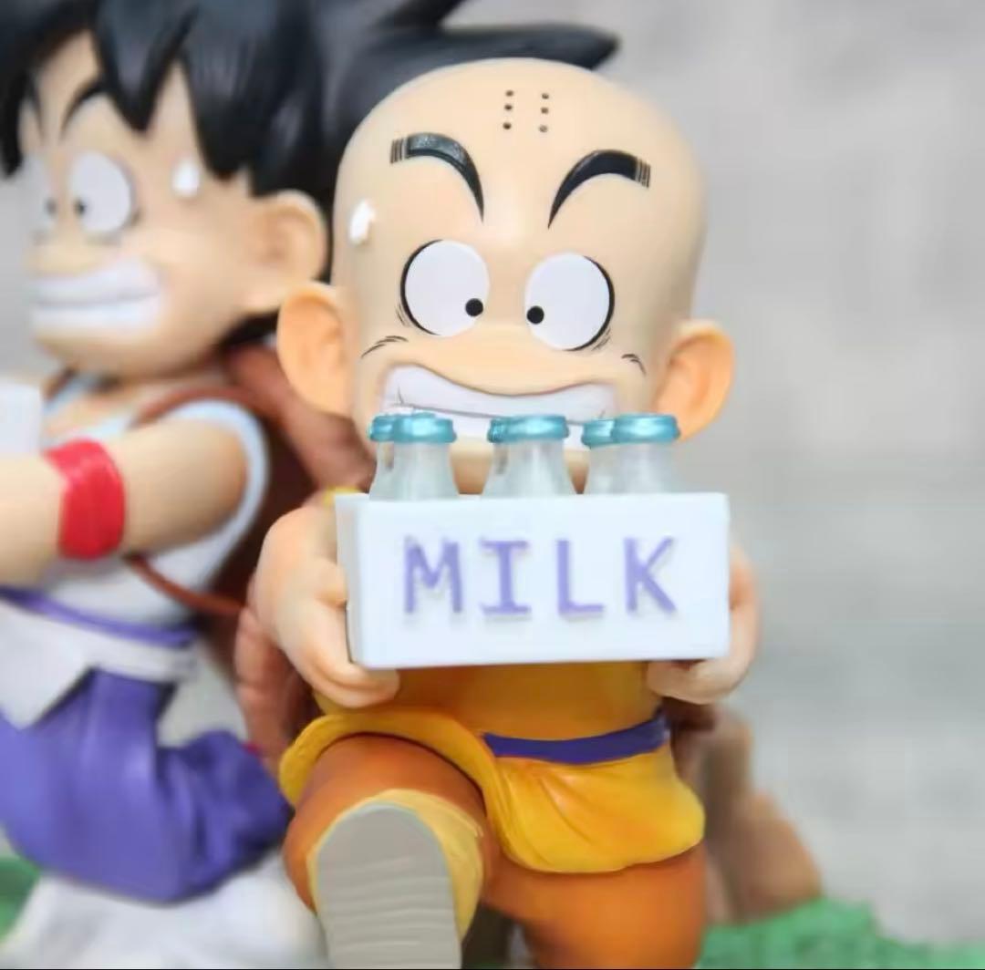 新品未使用 ドラゴンボール フィギュア 孫悟空 クリリン 牛乳配達 修行