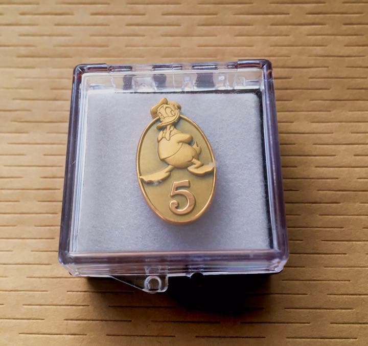 非売品　ディズニー　キャストピン　ドナルドダック