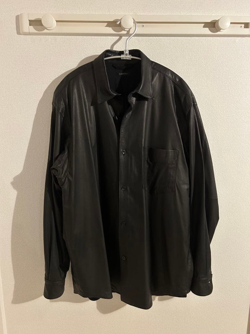 COMOLI レザーシャツ