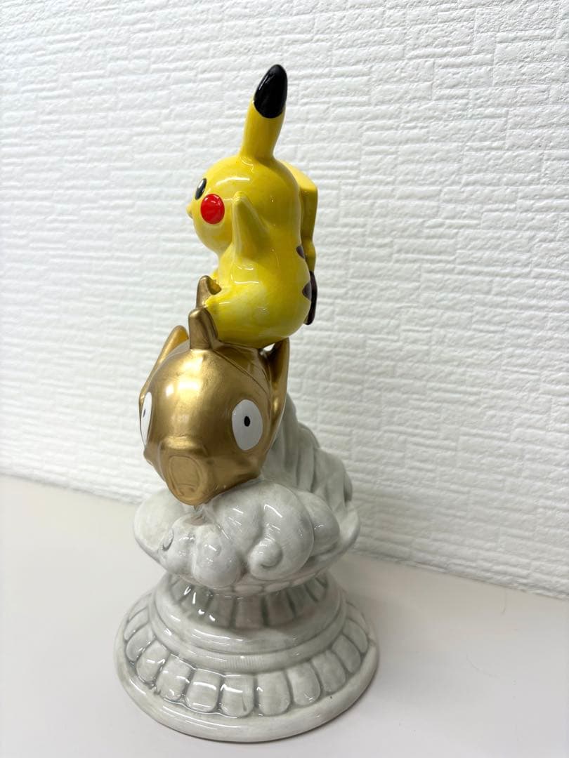 激レア ポケモンセンターナゴヤ限定 金のコイキング&ピカチュウ貯金箱