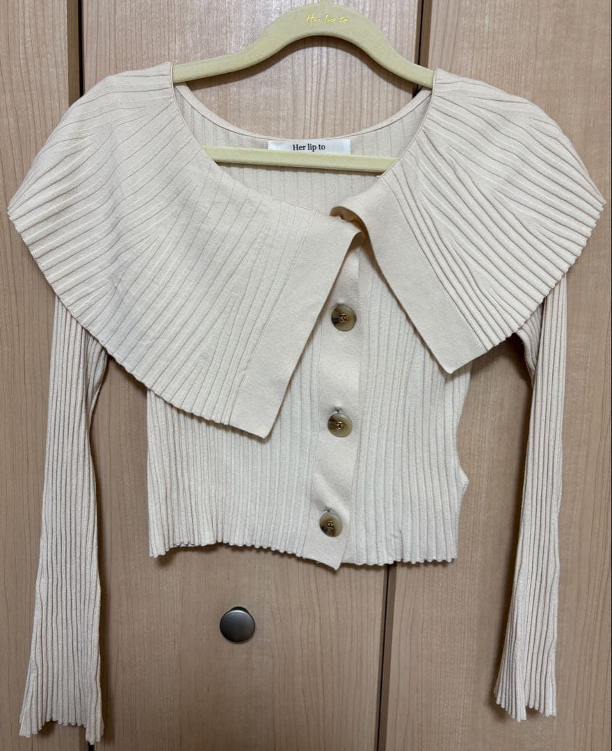 Herlipto big collar ribbed knit top ecru - メルカリ