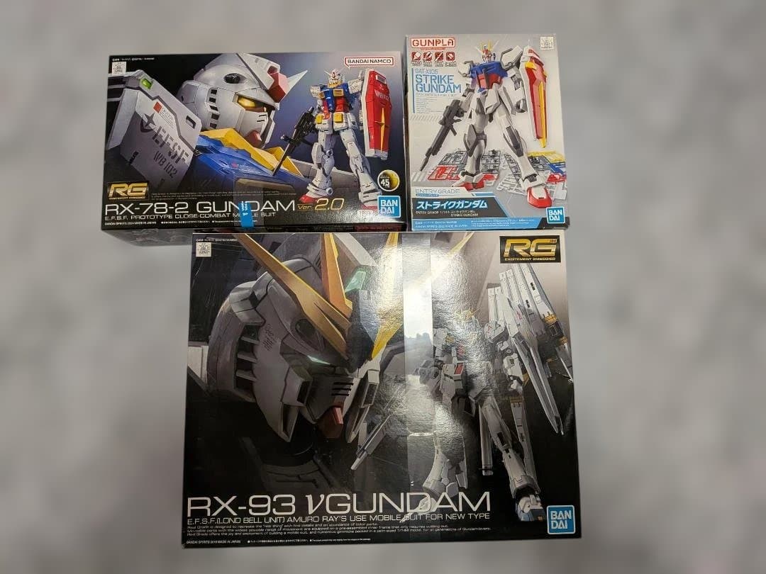 RG νガンダム＆RG RX-78-2 ガンダムVer.2.0＆EG ストライク 1/144 RG RX-78-2 ガンダム Ver.2.0（機動戦士ガンダム） | バンダイ