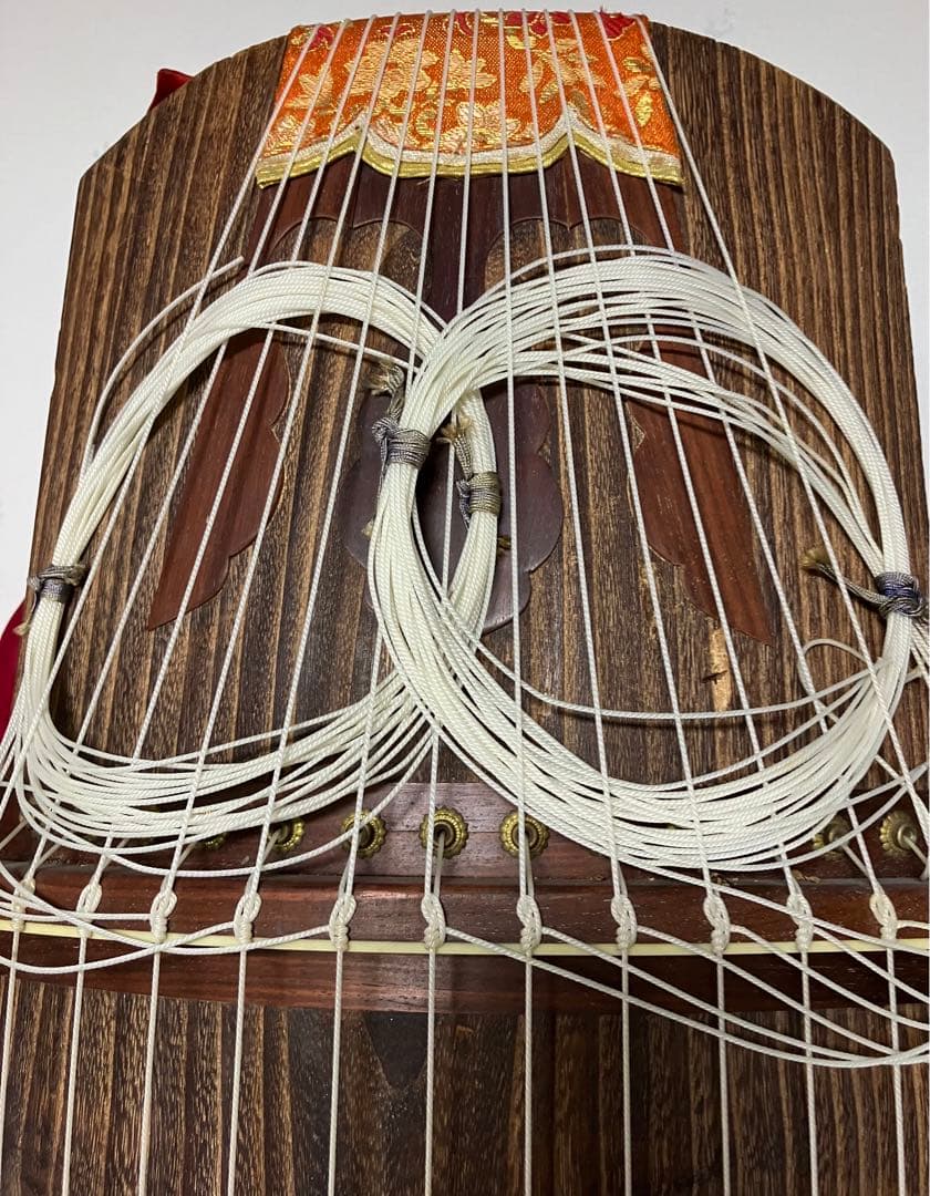 お琴です 13弦 すだれ彫り 並甲 箏曲部でのお家練習用に W119157132