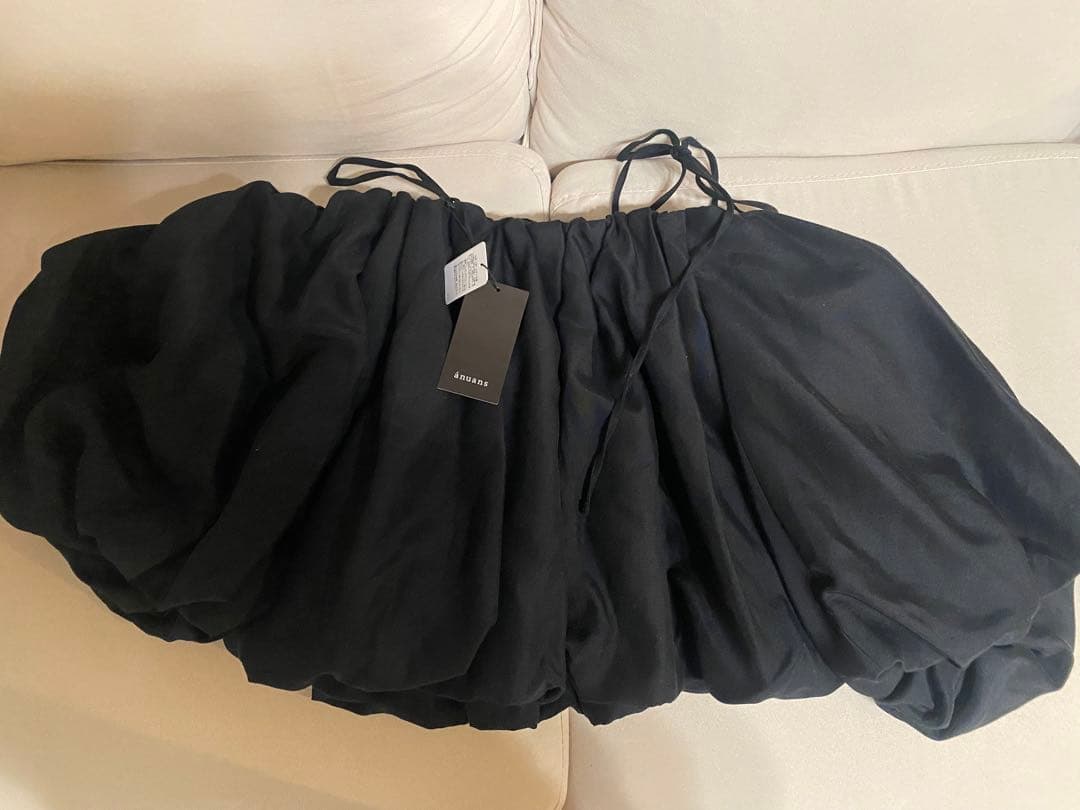 新品タグ付き】anuans ボリューム バルーン トップス アニュアンス 黒