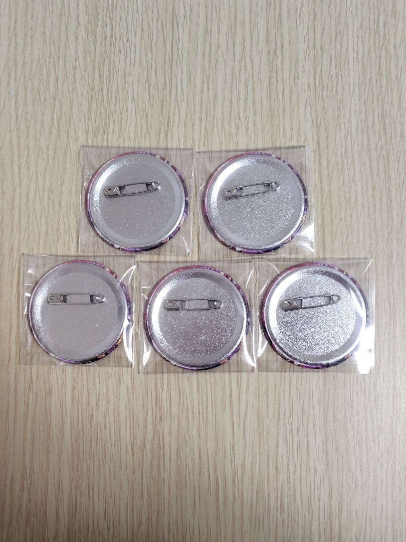 七種茨 コレクション缶バッジ 2025 April 5個 - メルカリ