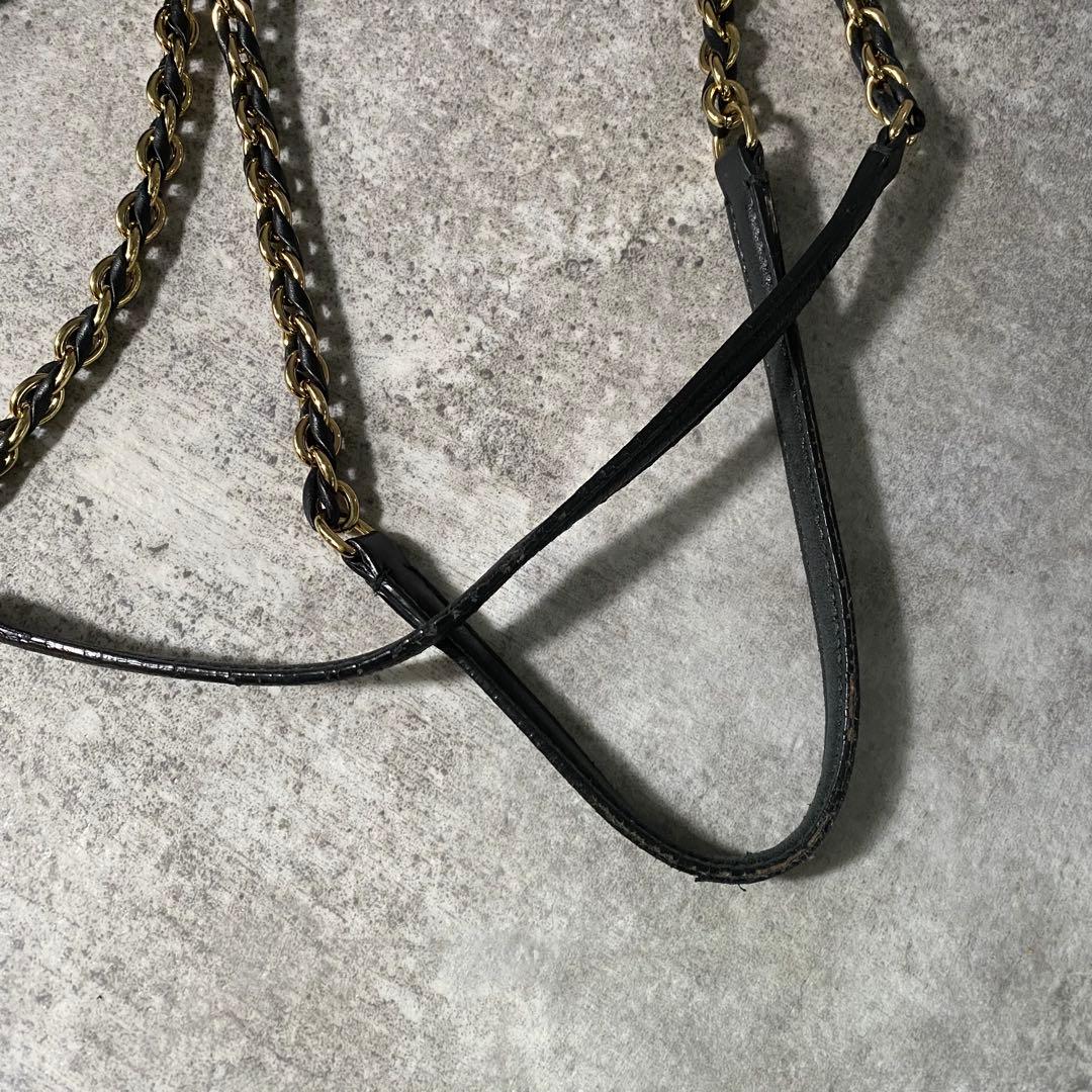 フェラガモ キルティングレザー 黒 チェーンショルダーバッグ