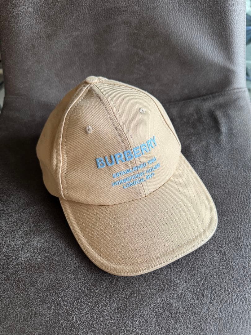 BURBERRY ベージュ ロゴ刺繍 キャップ