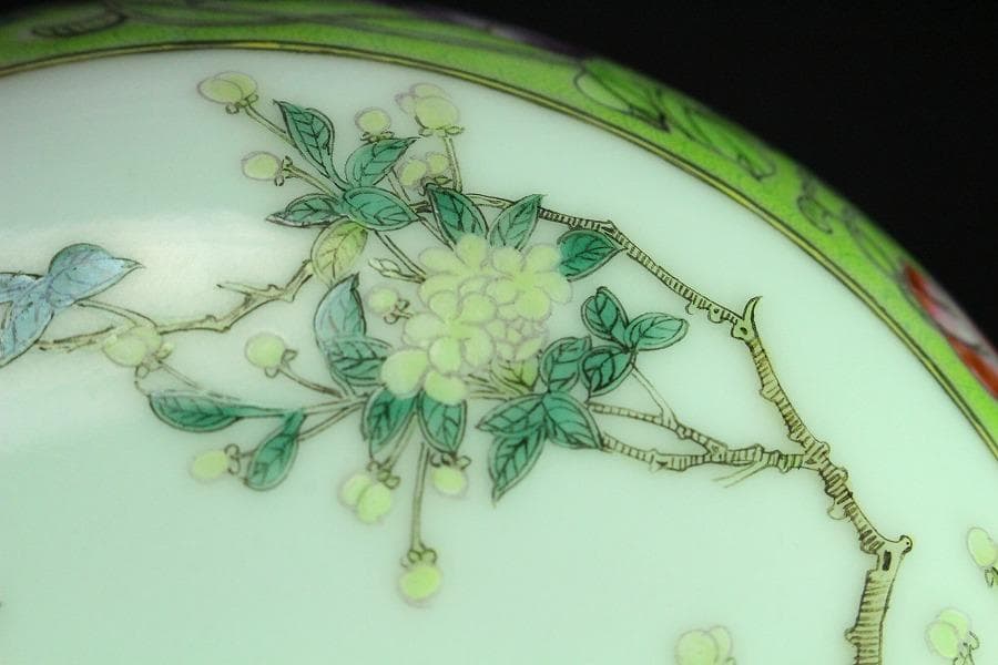 中国美術 粉彩 細密 花鳥紋 蓋物 乾隆年製 金彩 書(K-A384) - メルカリ