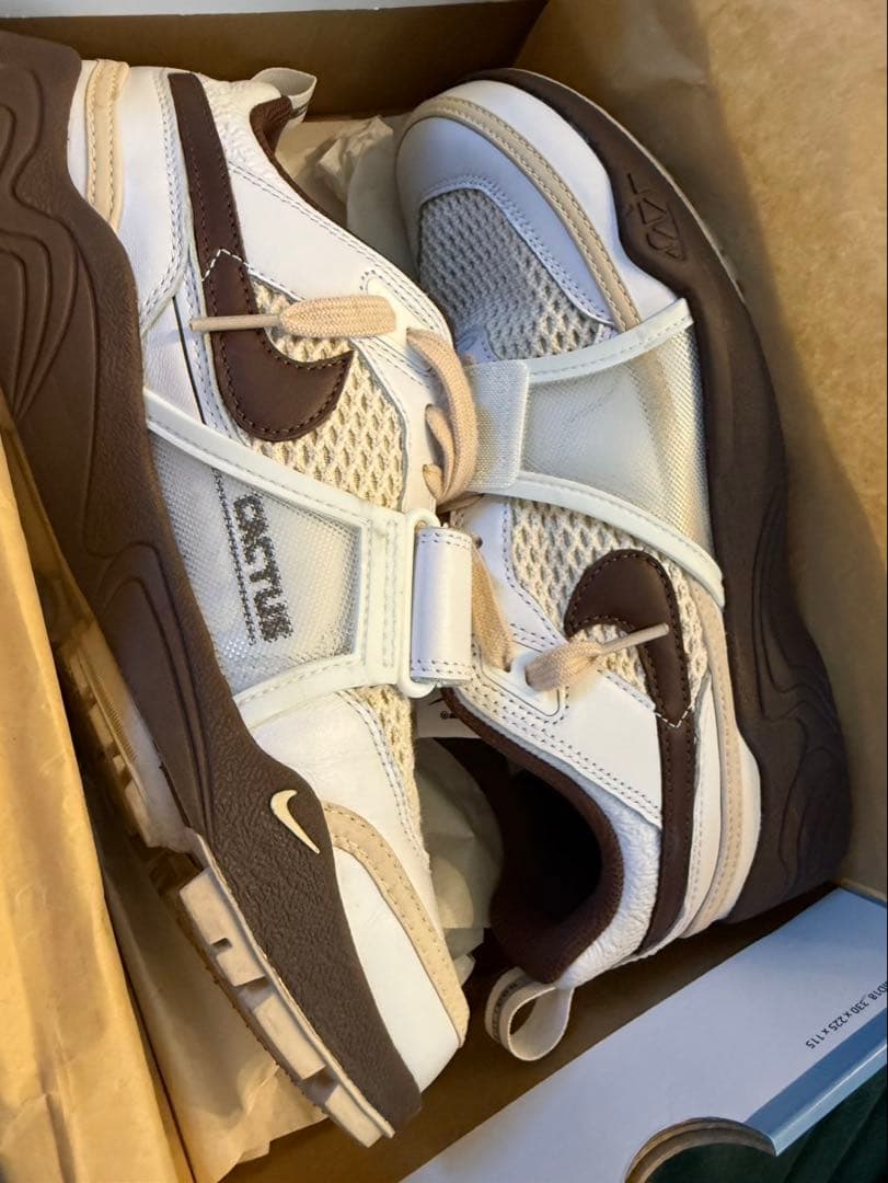 Travis Scott × Nike Zoom Field Jaxx