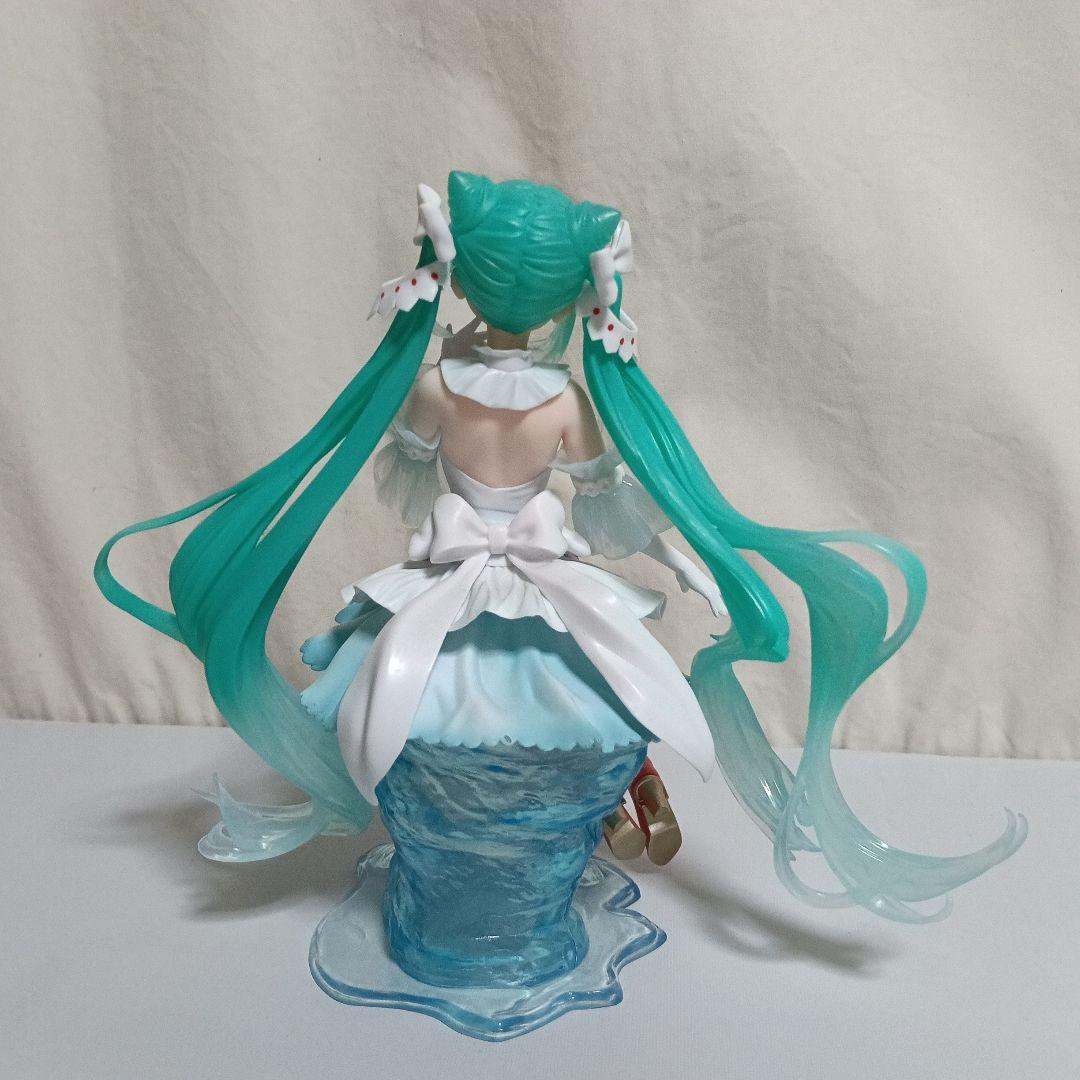中古品【初音ミク／フィギュア2体セット】 - メルカリ