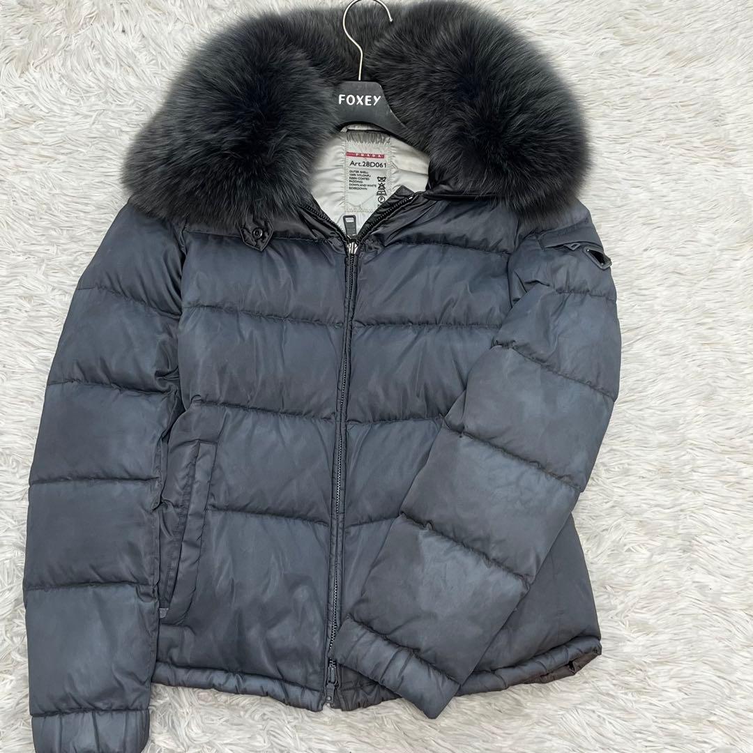 PRADA ダウンジャケット 三角ロゴ フォックスファー 40 - メルカリ