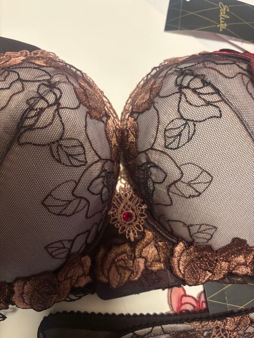 ワコール サルート G75&ソング&ガーターM WI 3点セット - メルカリ