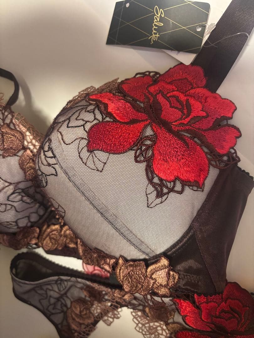 ワコール サルート G75&ソング&ガーターM WI 3点セット - メルカリ