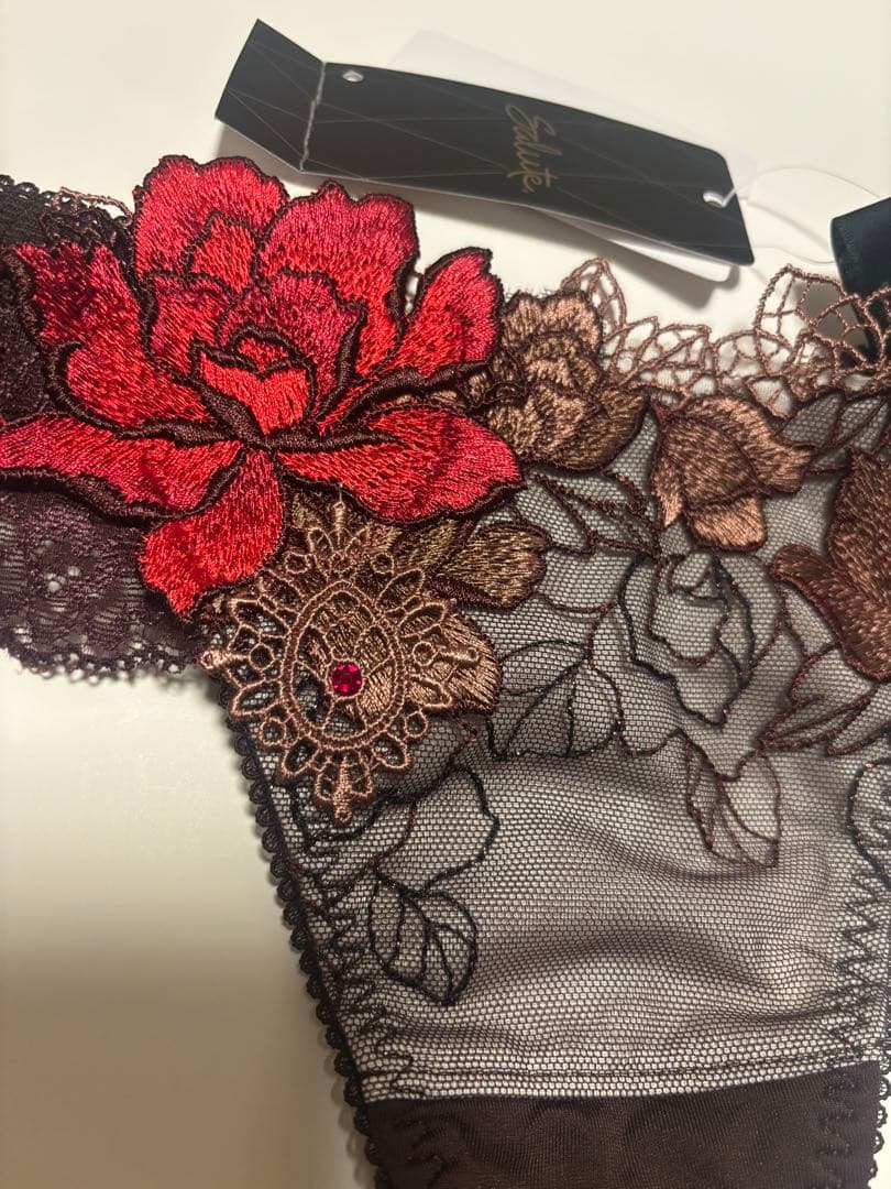 ワコール サルート G75&ソング&ガーターM WI 3点セット - メルカリ