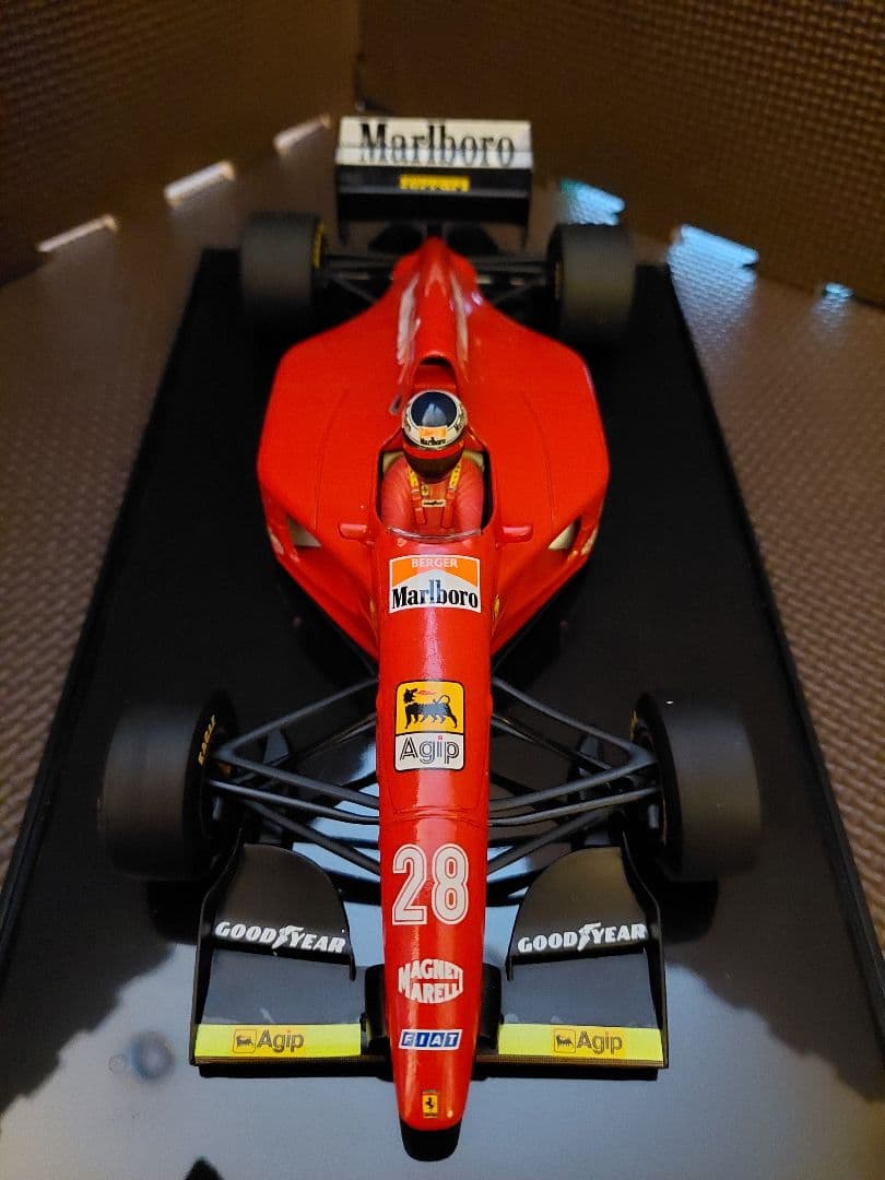 1/18 フェラーリ 412T1 #28 G.ベルガー 1994 マルボロ仕様