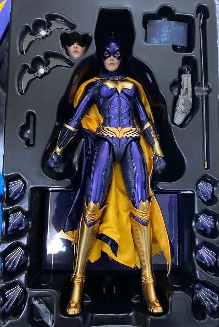 ホットトイズ バットマン アーカム・ナイト バットガール（パープル