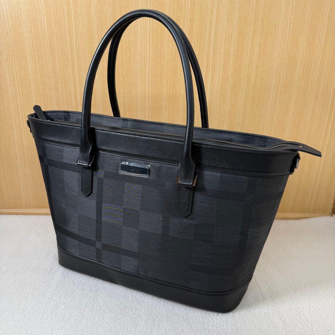 未使用品　ブラックレーベル クレストブリッジ エンボスレザー トートバッグ