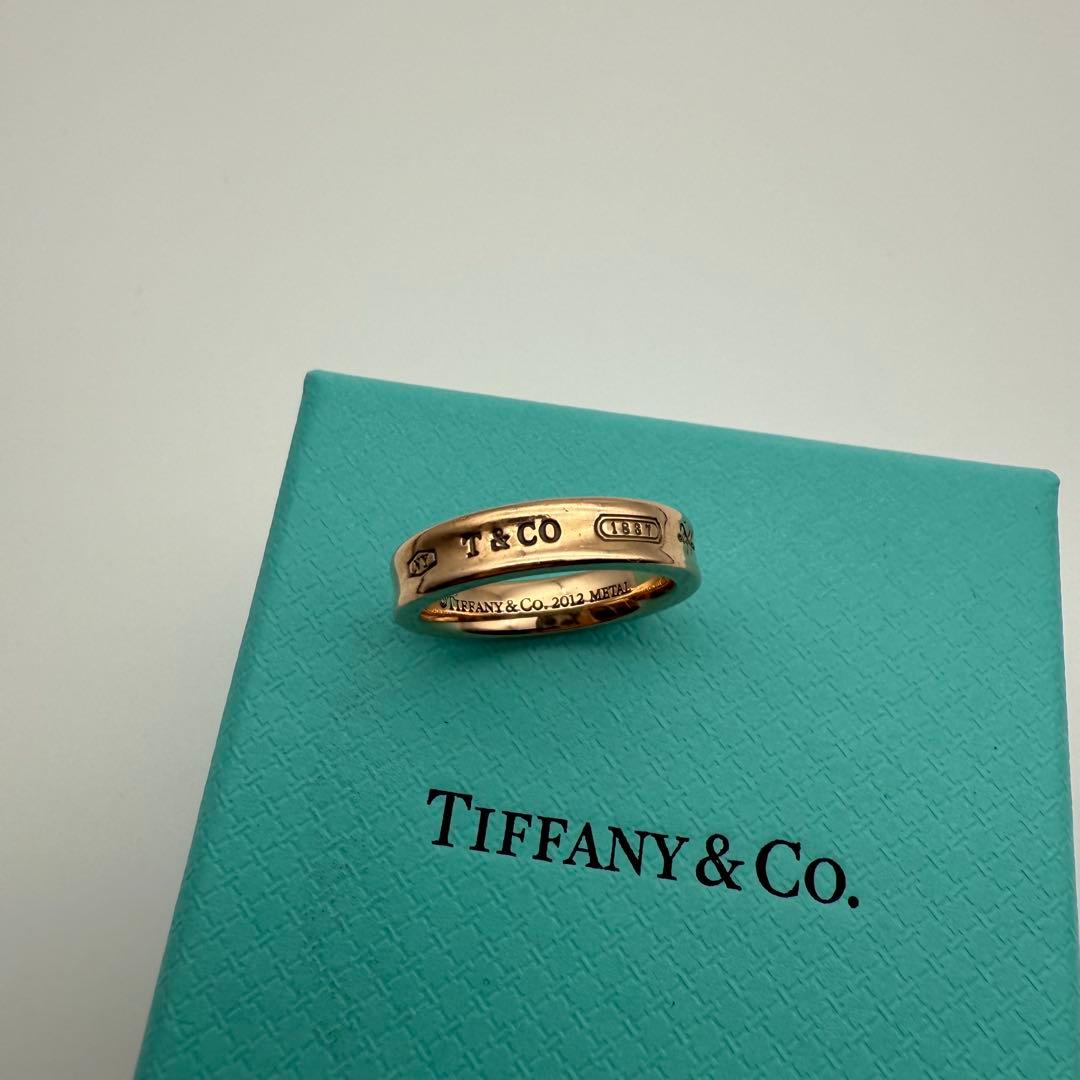 ティファニー 1837 ナロー リング メタル ゴールド　ブランド　指輪　ロゴ
