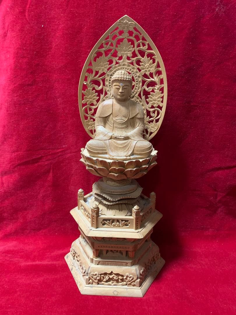 香木白檀白檀阿弥陀如共箱付き佛像 細密彫刻台座付き  佛像 細密彫刻55万円の品