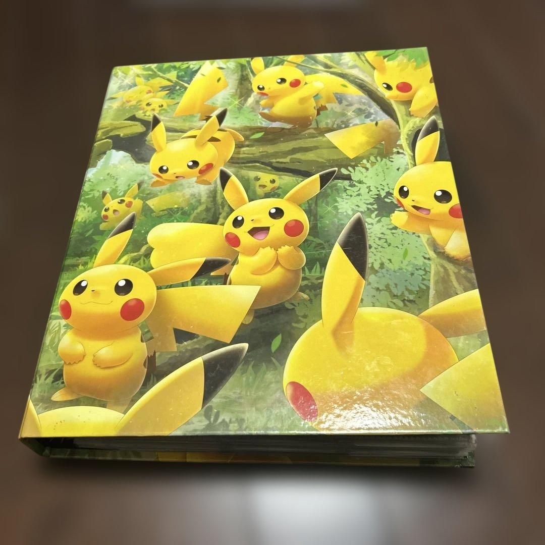 ポケモンカード バインダー ピカチュウ
