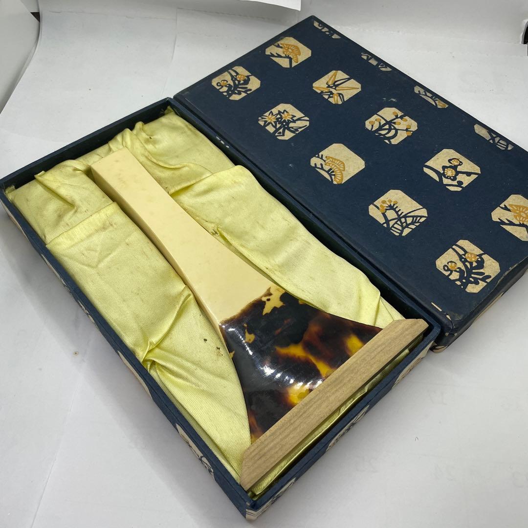 三味線バチ 樹脂と鼈甲のコンビネーション　箱付き