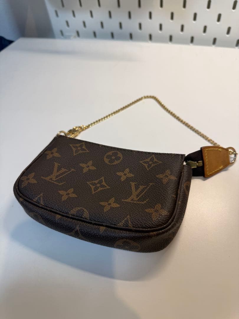 ルイヴィトン　アクセソワール ルイ・ヴィトン LOUIS VUITTON ミュルティ・ポシェット・アクセ