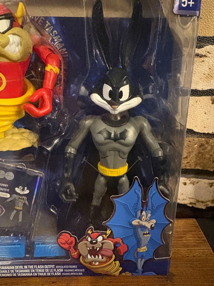 最終値下げ激レア ルーニー・テューンズ DCコラボフィギュアの通販はau