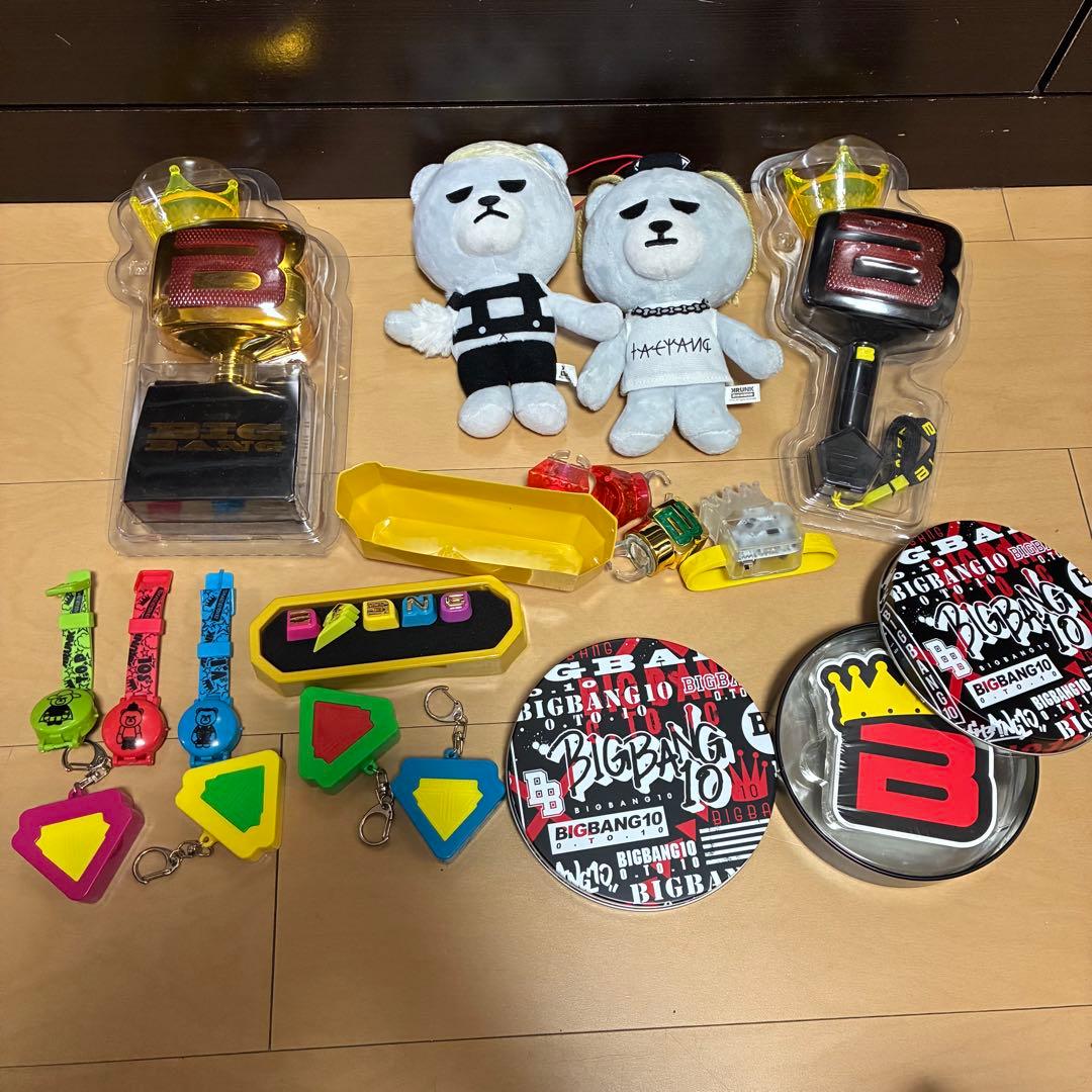 BIGBANG ペンライト　王冠　ボイスキーホルダーぬいぐるみ　トランプ BIGBANG ペンライト 王冠 ボイスキーホルダーぬいぐるみ トランプ