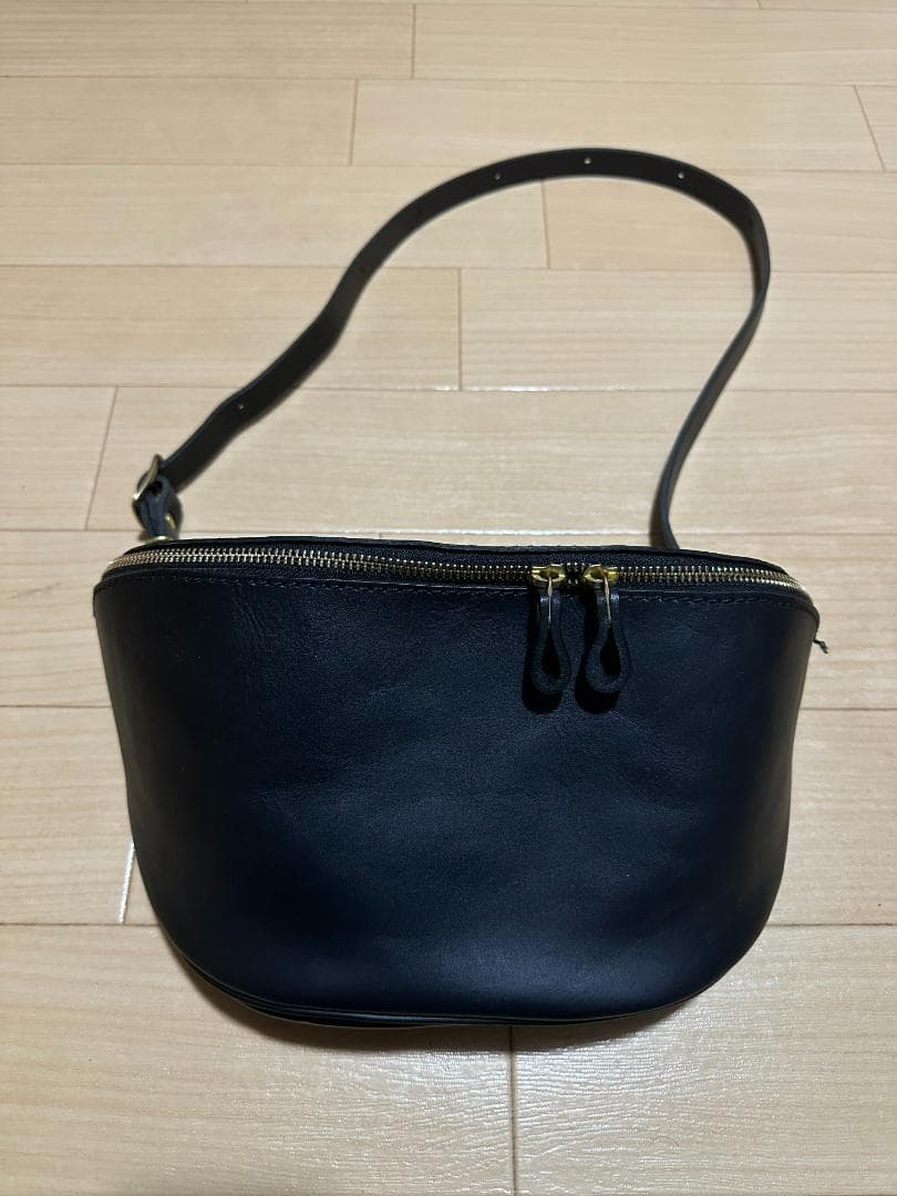 【美品/廃盤品】HERZ unity body bag（OU-2310）