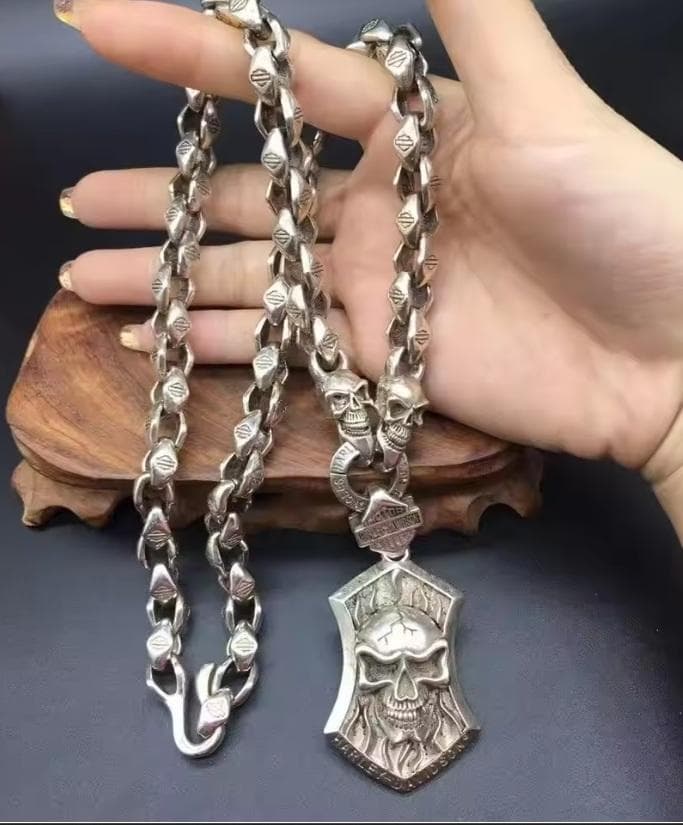 S925刻印 スカルネックレス 重量級 約175g ヴィンテージ バイカー　単色 28vingt-huit 205 Memento Mori Skull Necklace K18YG Silver925