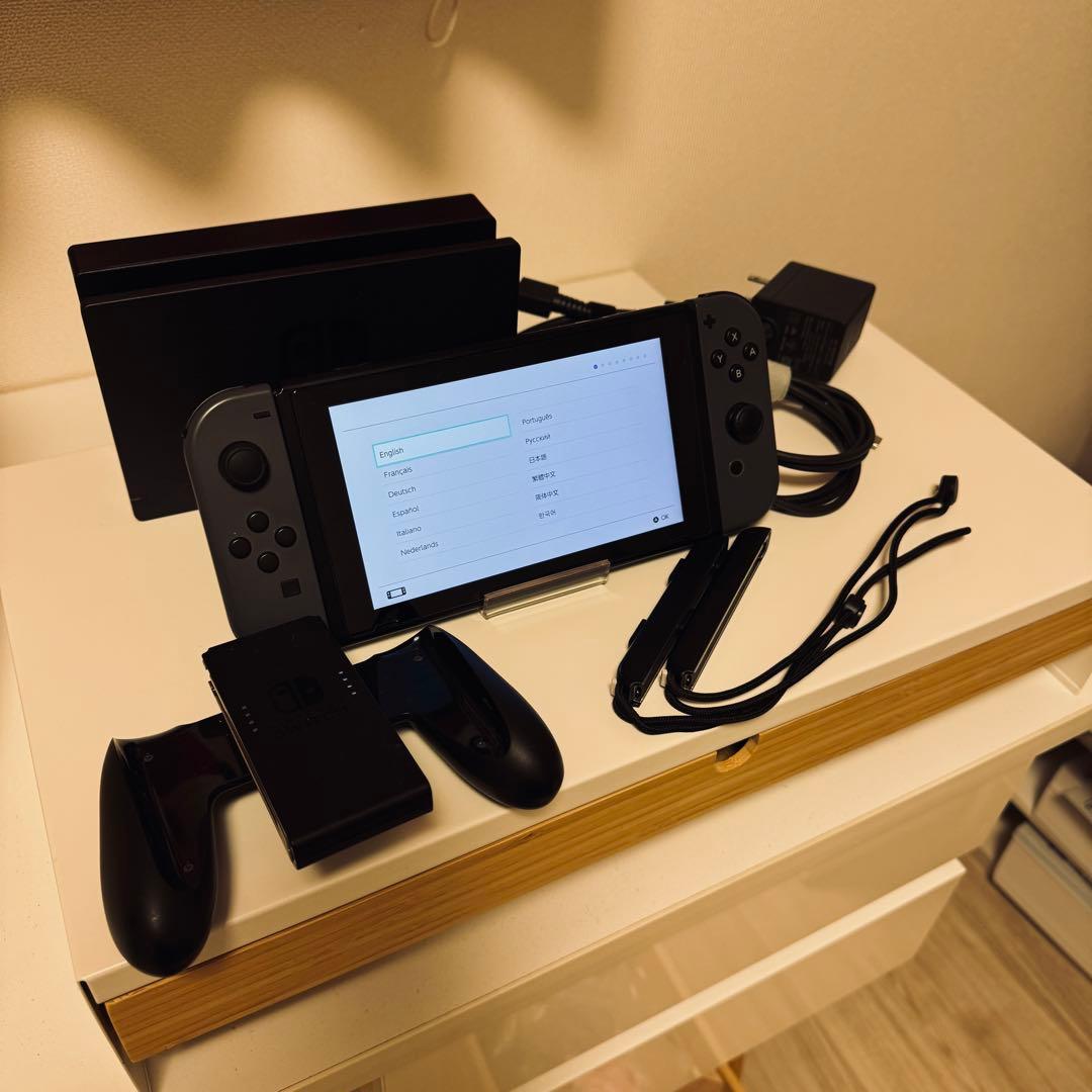 Switch 本体　グレー Amazon.co.jp: Nintendo Switch 本体 (ニンテンドースイッチ) Joy-Con