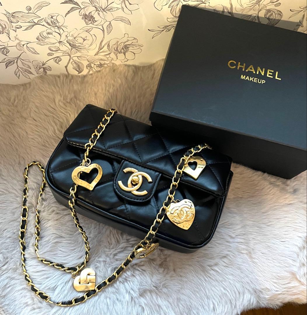 CHANEL シャネル キルティングデザイン ショルダーバッグ ノベルティ
